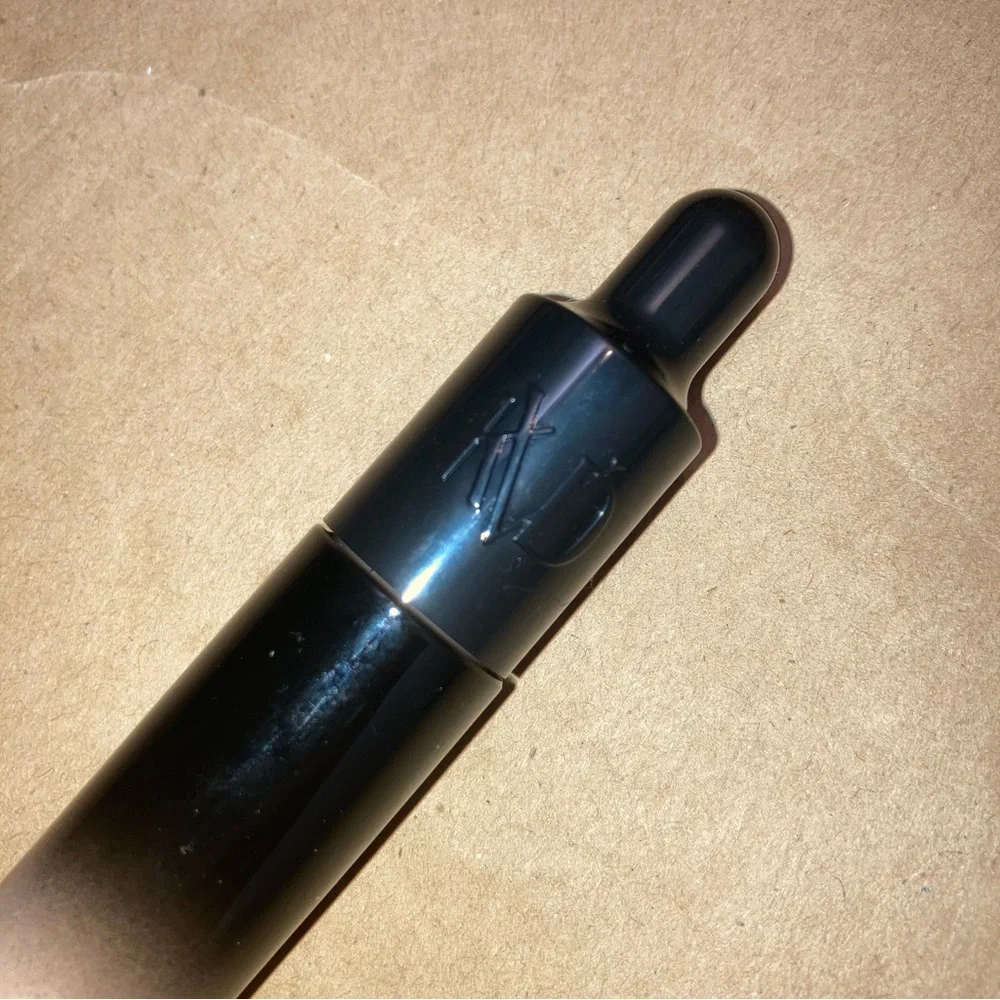 KVD concealer - Picture 2 of 3